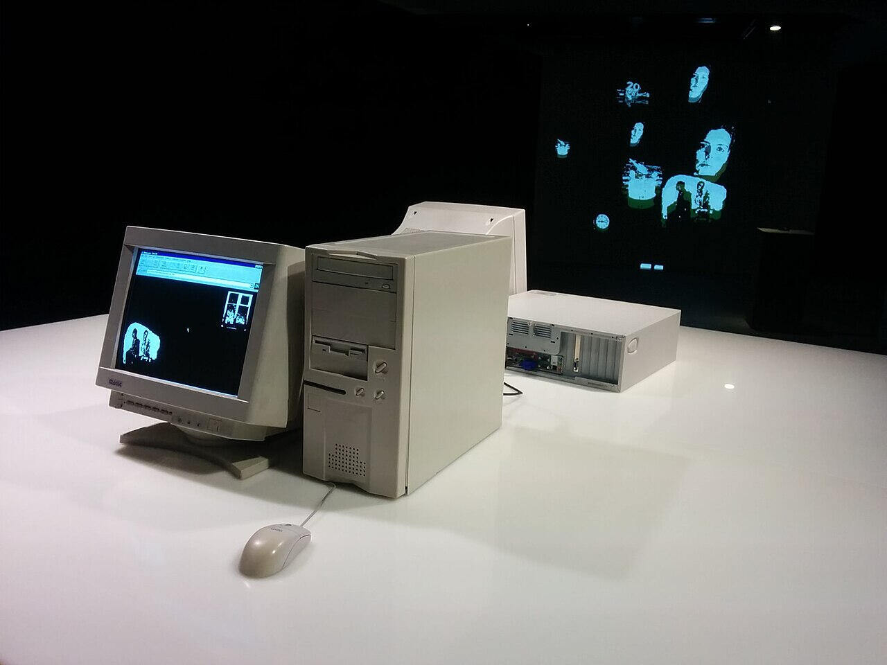 My Boyfriend Came Back From The War (1996) - Olia Lialina [presented in 2016, exhibited using emulation and legacy hardware]